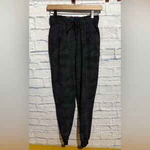 Women’s Lululemon Black Camo Joggers, Size 4